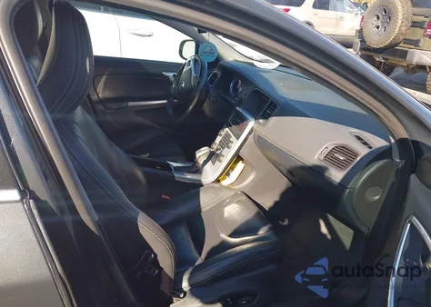 2013 Volvo S60 T6 from USA, damaged, VIN YV1902FH8D1211862